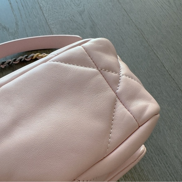 Chanel 19 small Rose - Picture 6 of 11